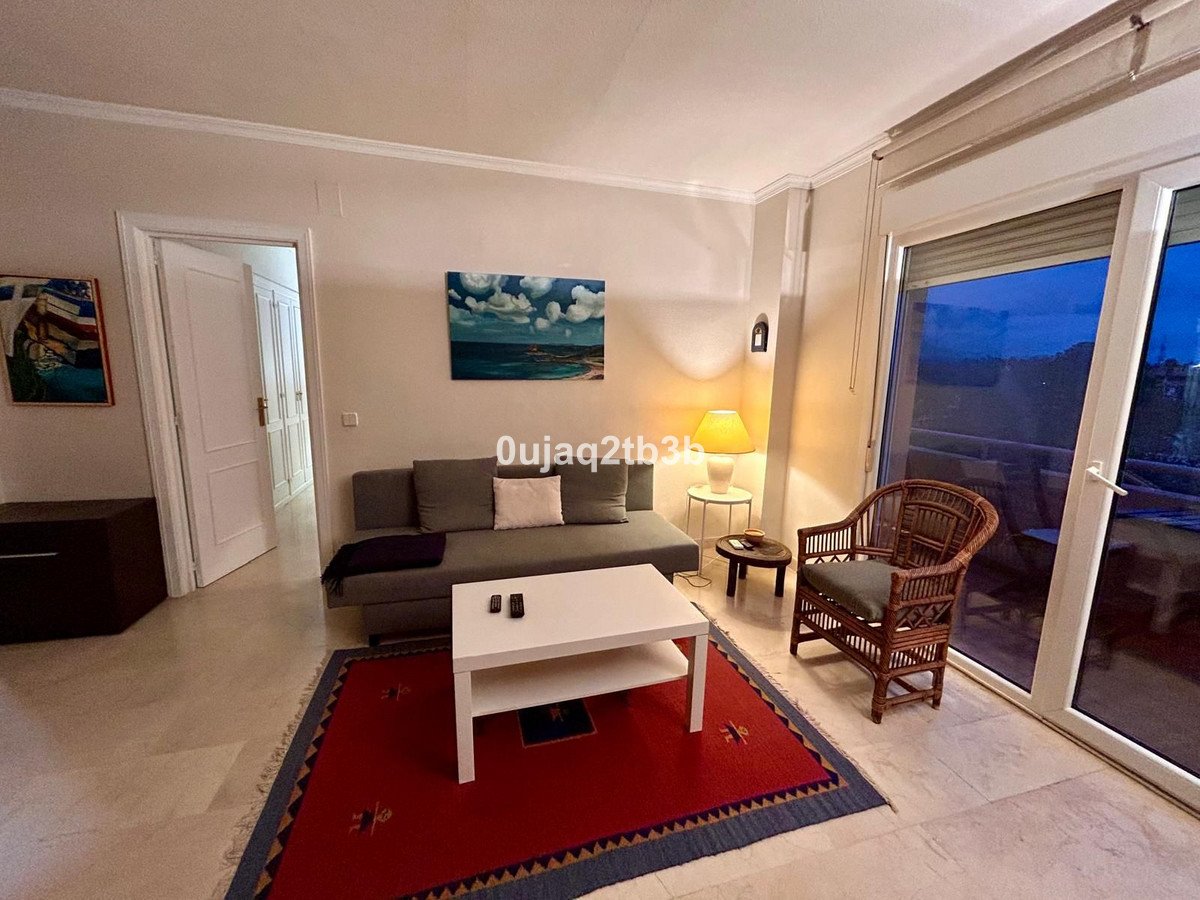 1 Bed Middle Floor Apartment in New Golden Mile