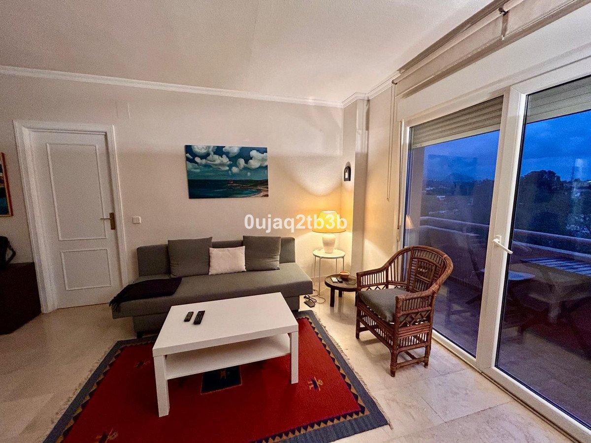 1 Bed Middle Floor Apartment in New Golden Mile