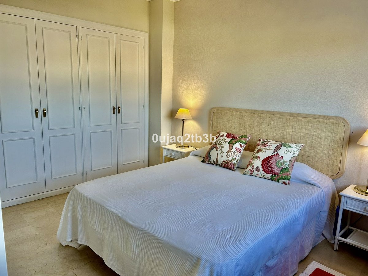 1 Bed Middle Floor Apartment in New Golden Mile