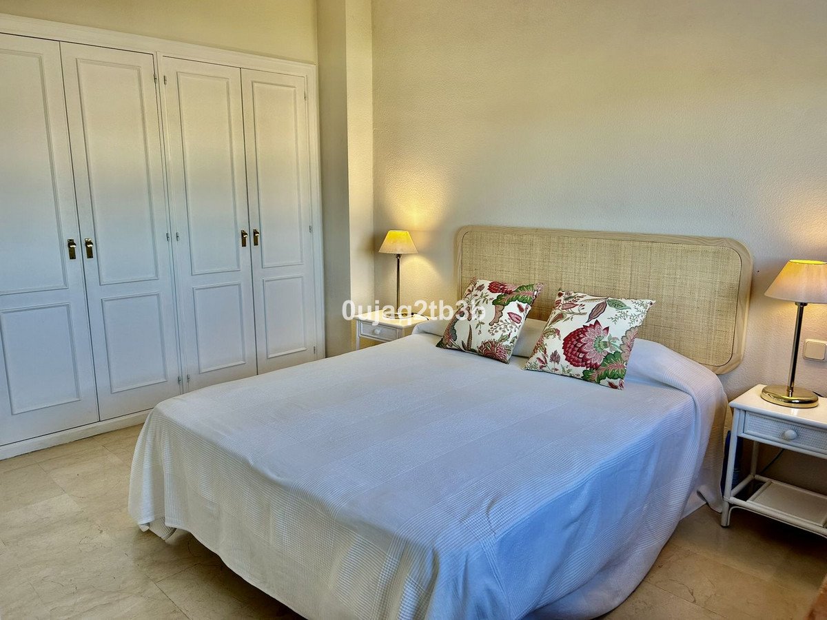 1 Bed Middle Floor Apartment in New Golden Mile