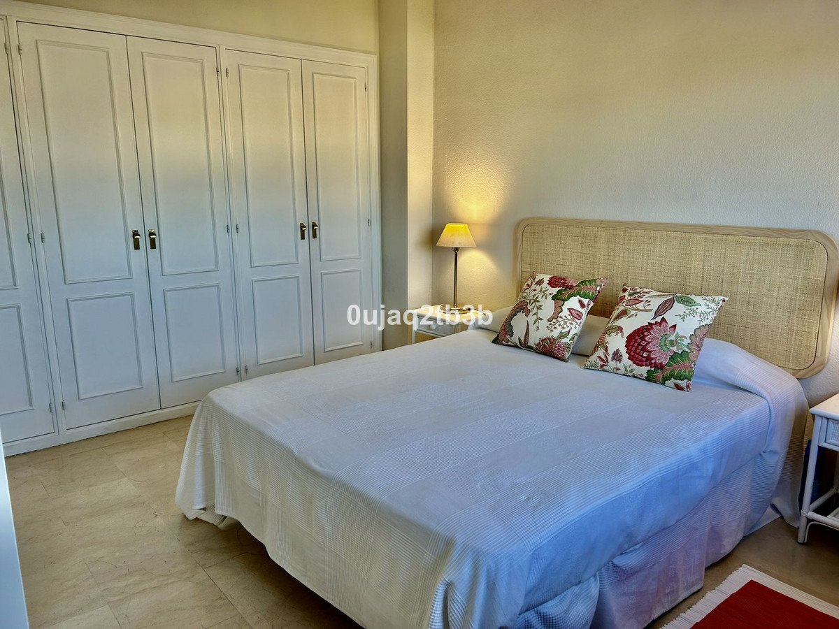 1 Bed Middle Floor Apartment in New Golden Mile