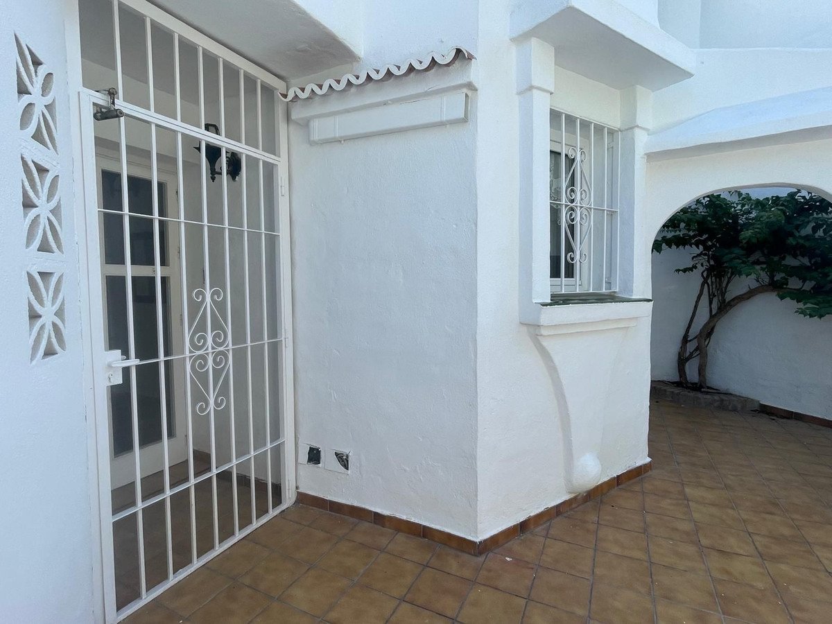 2 Bed Ground Floor Apartment in Calahonda