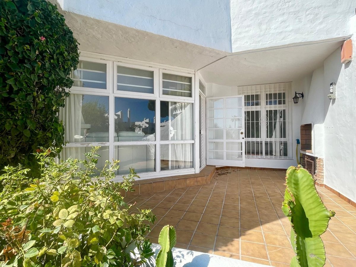 2 Bed Ground Floor Apartment in Calahonda