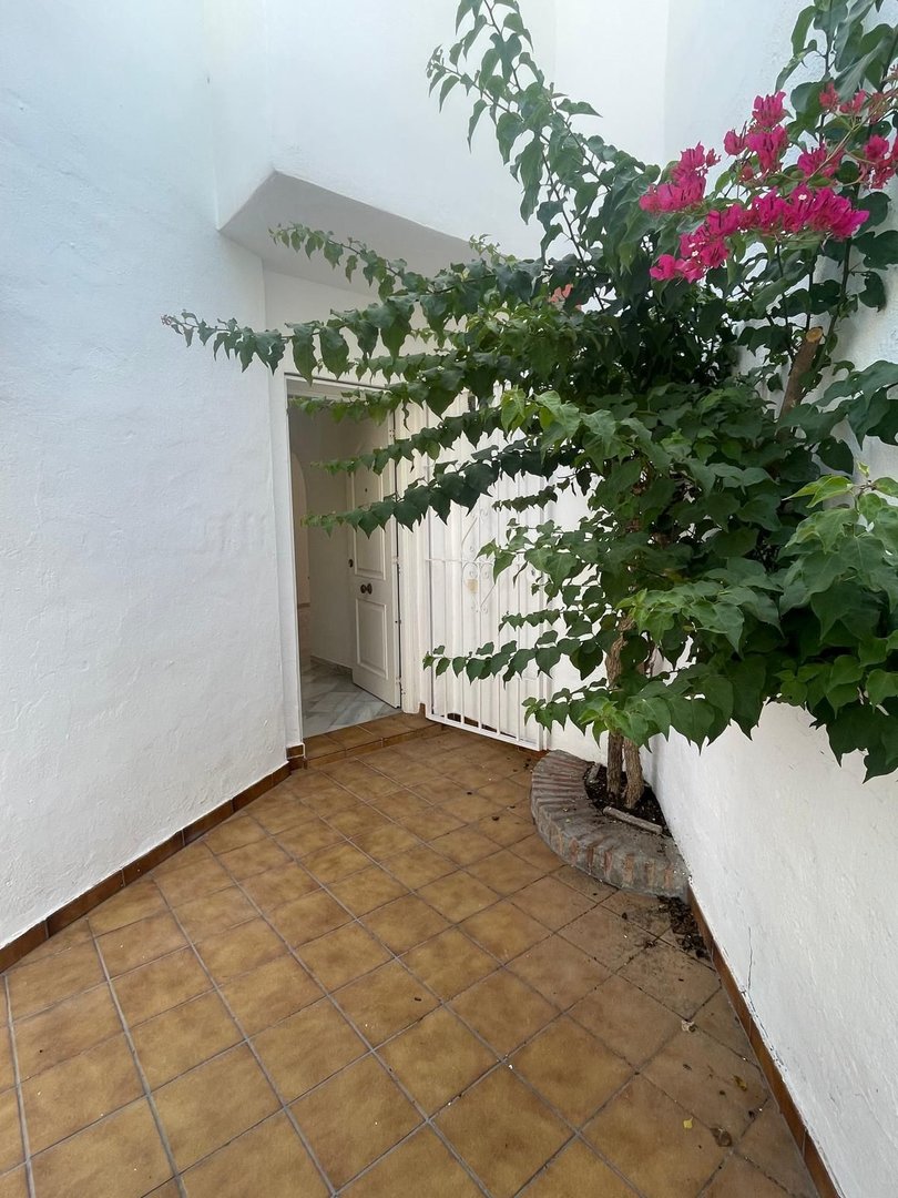 2 Bed Ground Floor Apartment in Calahonda