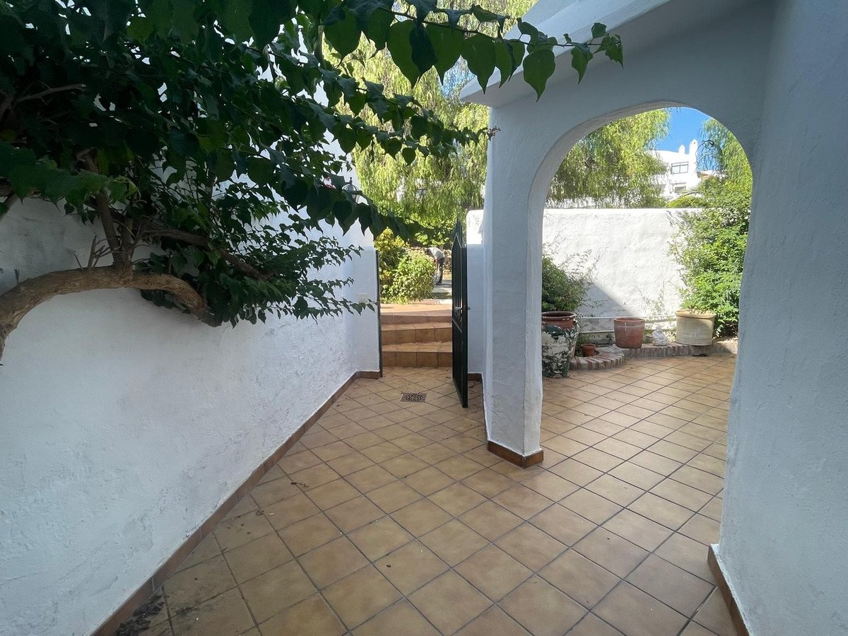2 Bed Ground Floor Apartment in Calahonda