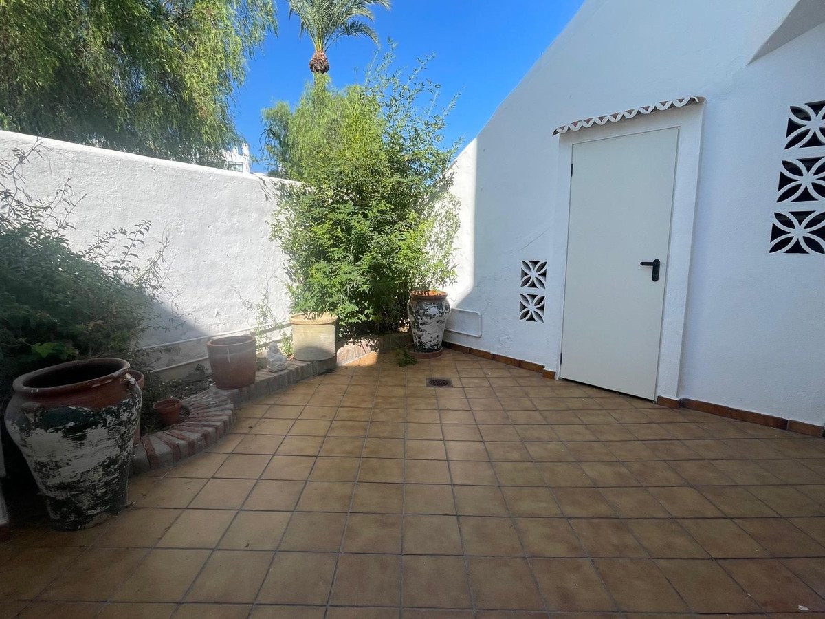 2 Bed Ground Floor Apartment in Calahonda