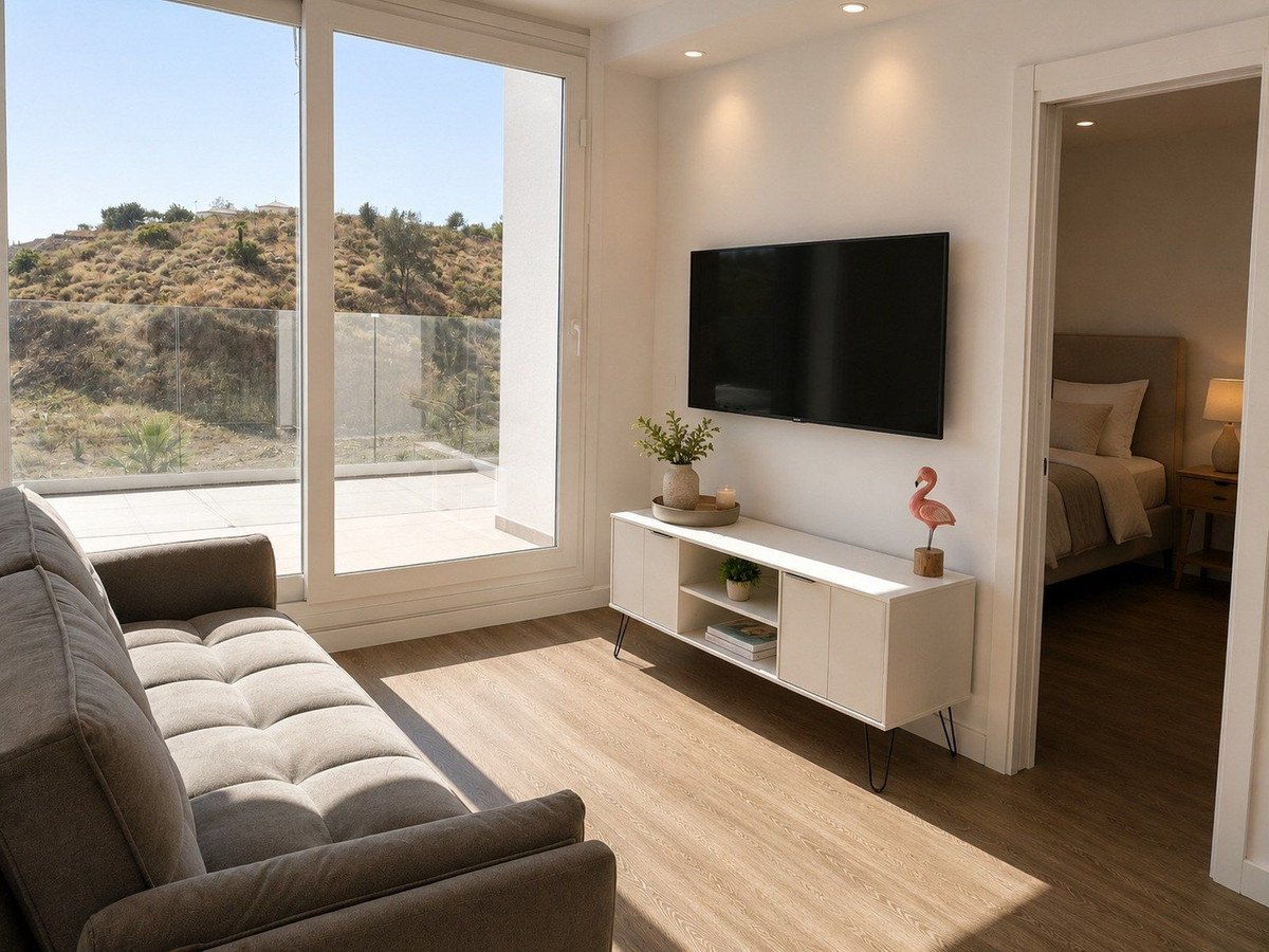 2 Bed Middle Floor Apartment in Fuengirola