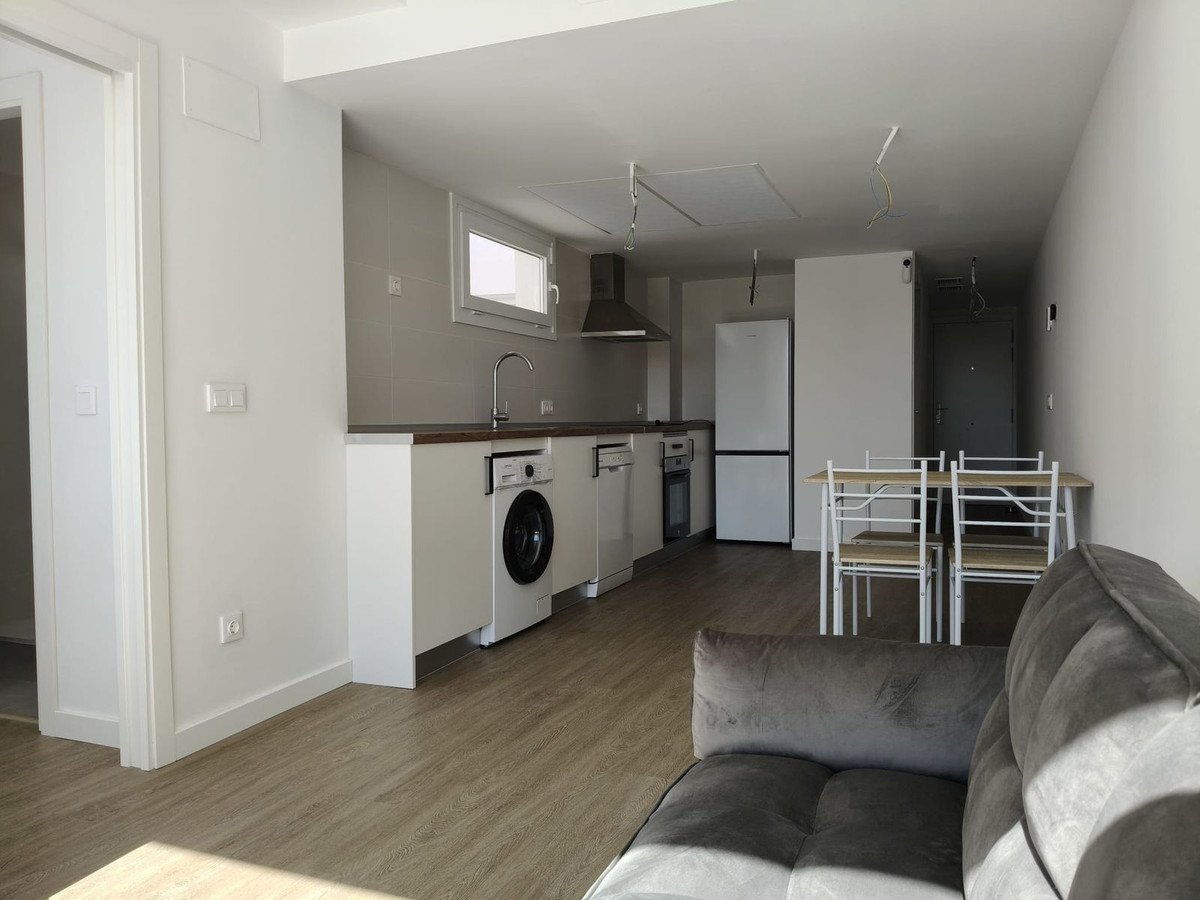 2 Bed Middle Floor Apartment in Fuengirola