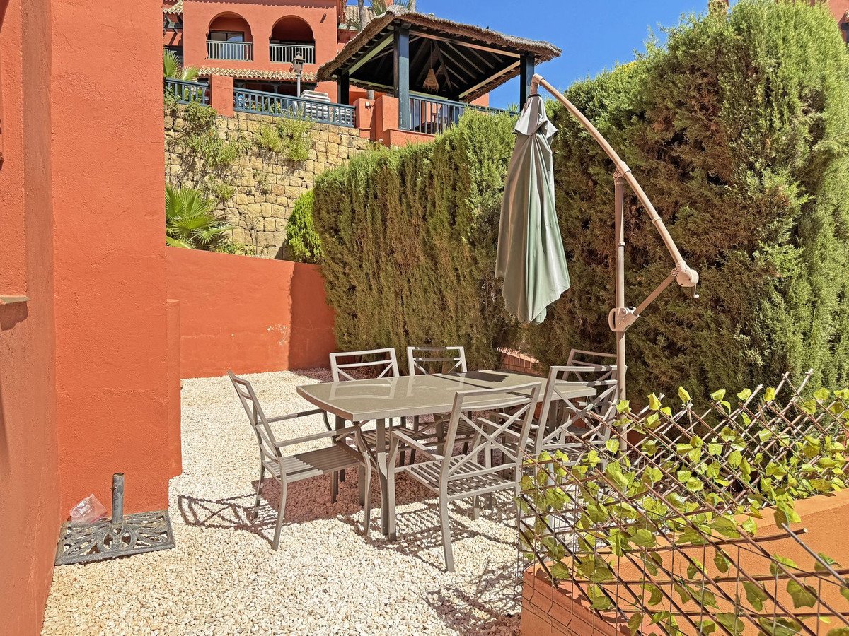 2 Bed Middle Floor Apartment in Calahonda