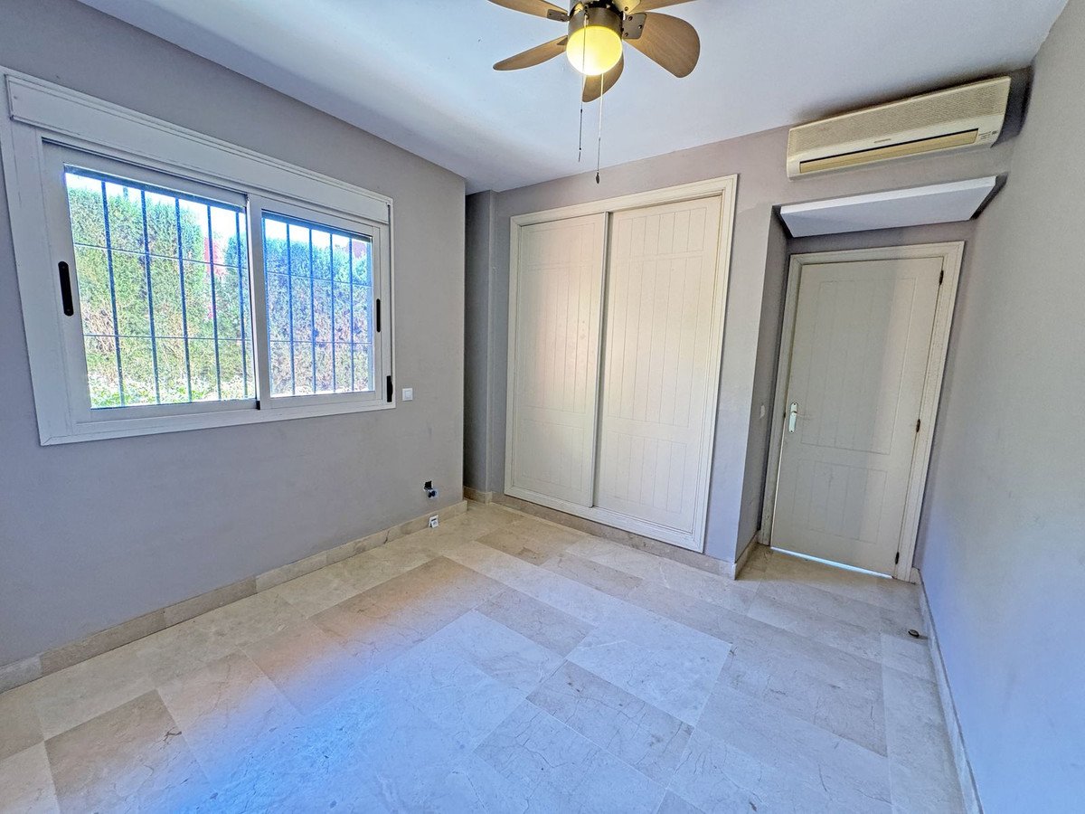 2 Bed Middle Floor Apartment in Calahonda
