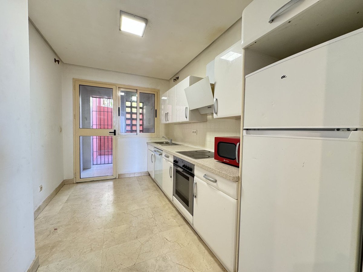 2 Bed Middle Floor Apartment in Calahonda