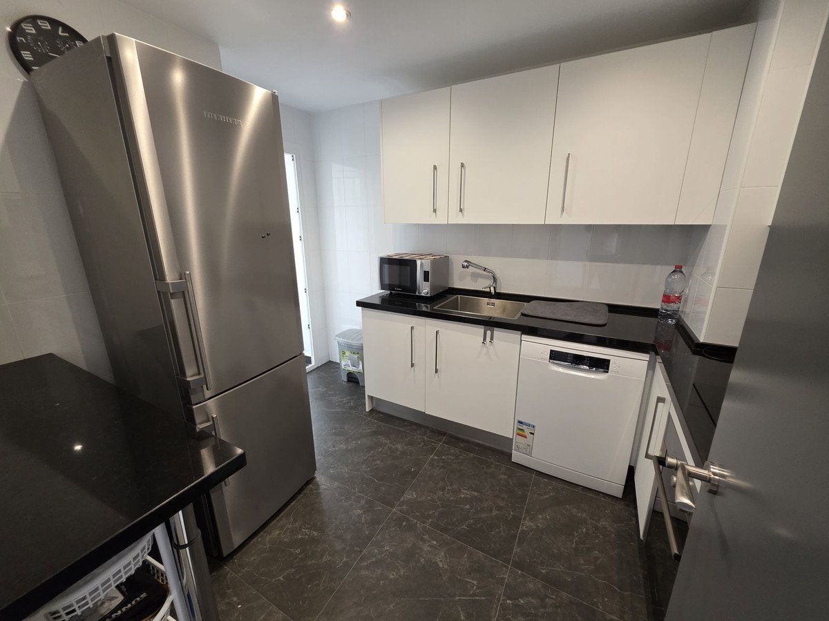3 Bed Middle Floor Apartment in Nueva Andalucía