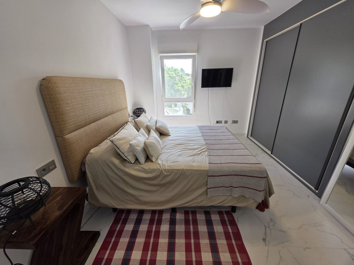 3 Bed Middle Floor Apartment in Nueva Andalucía