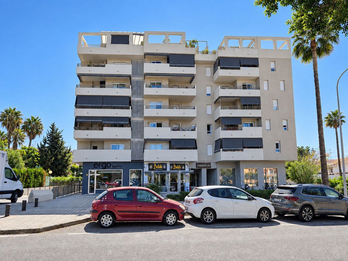 3 Bed Middle Floor Apartment in Nueva Andalucía