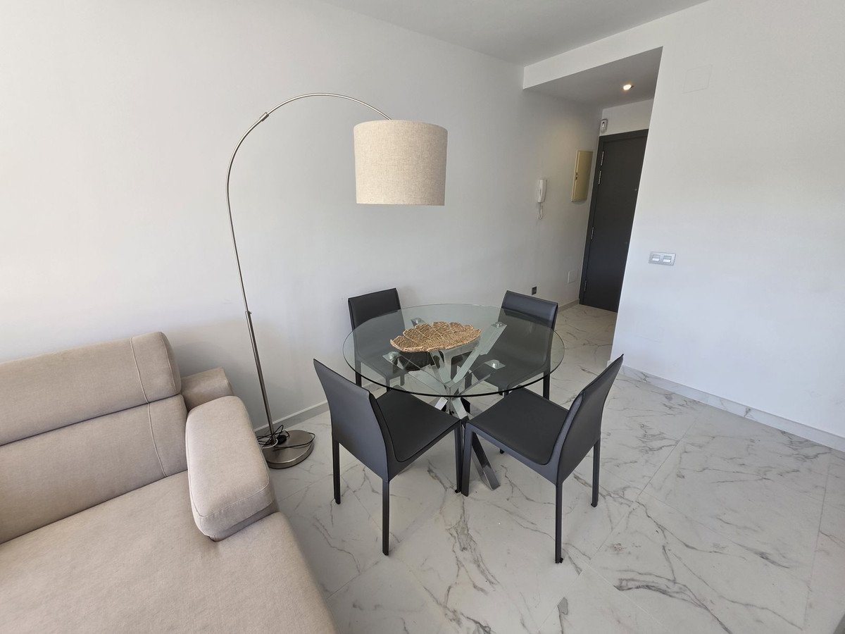 3 Bed Middle Floor Apartment in Nueva Andalucía