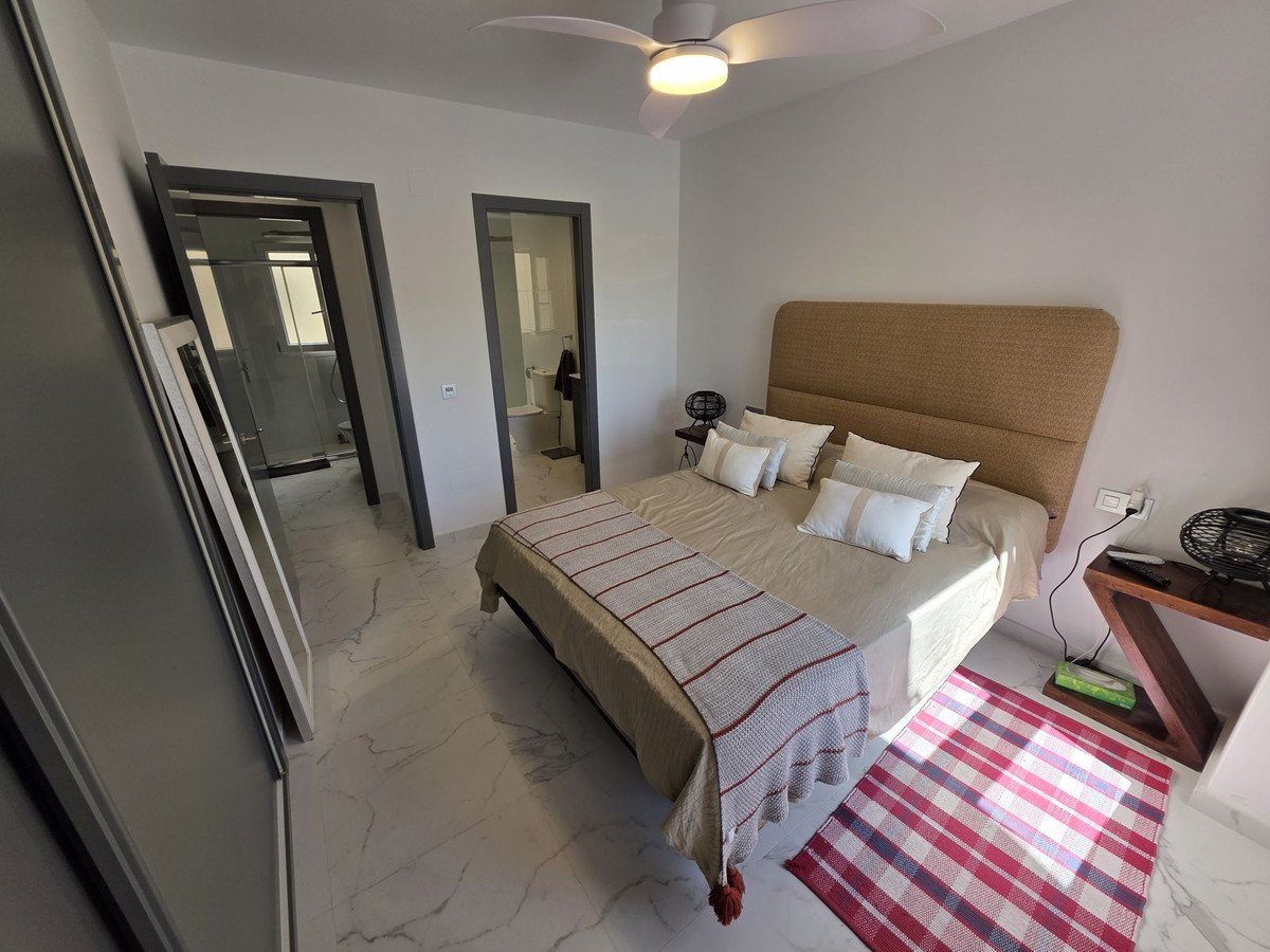 3 Bed Middle Floor Apartment in Nueva Andalucía