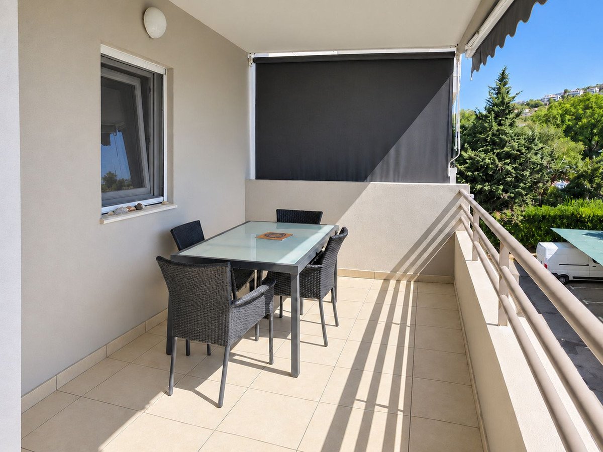 3 Bed Middle Floor Apartment in Nueva Andalucía