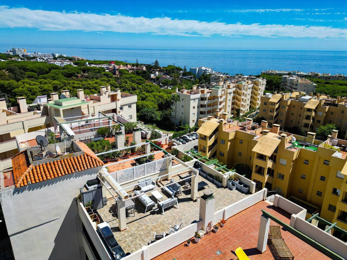 2 Bed Penthouse in Calahonda