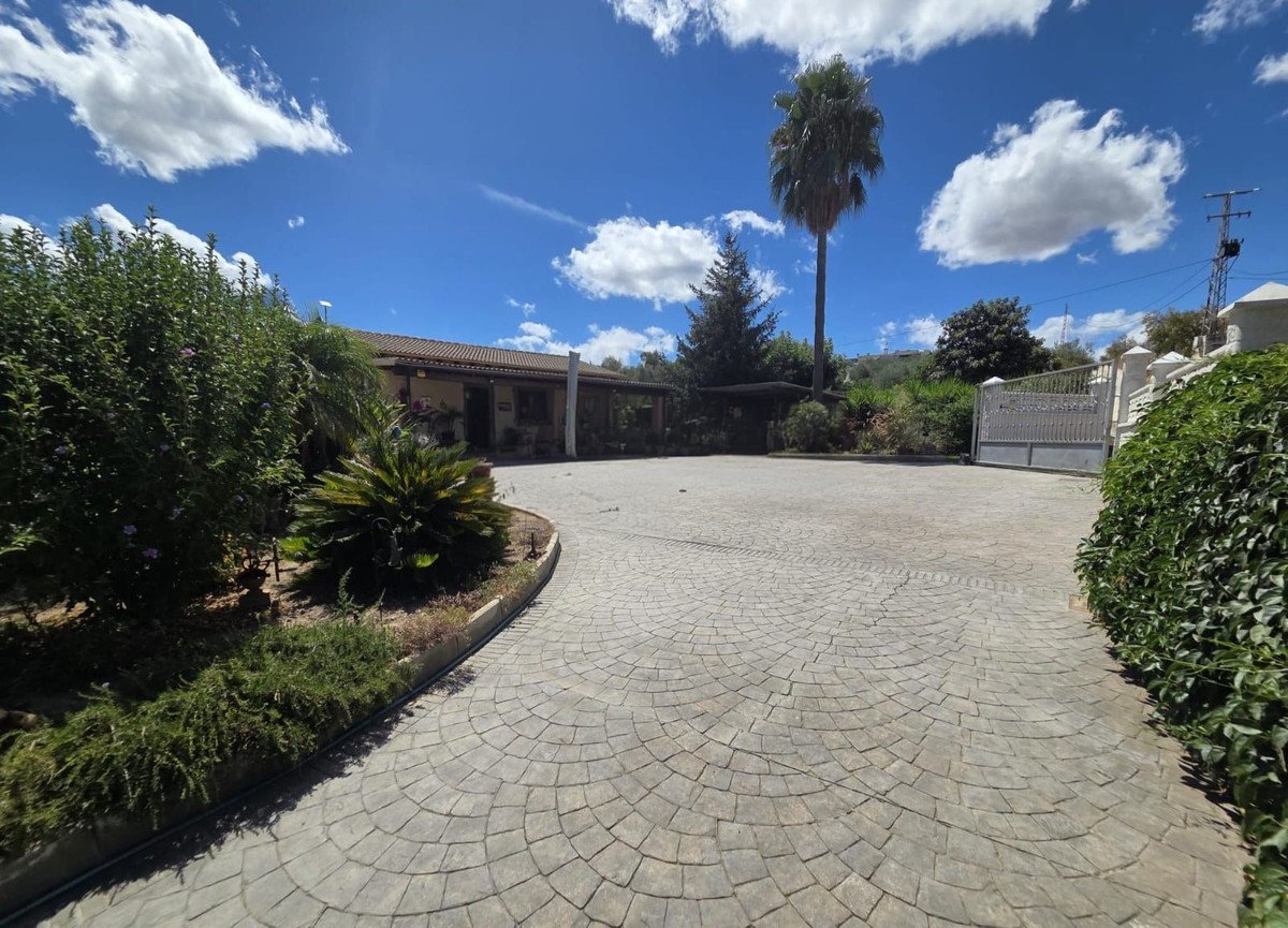 3 Bed Finca - Cortijo in Coín