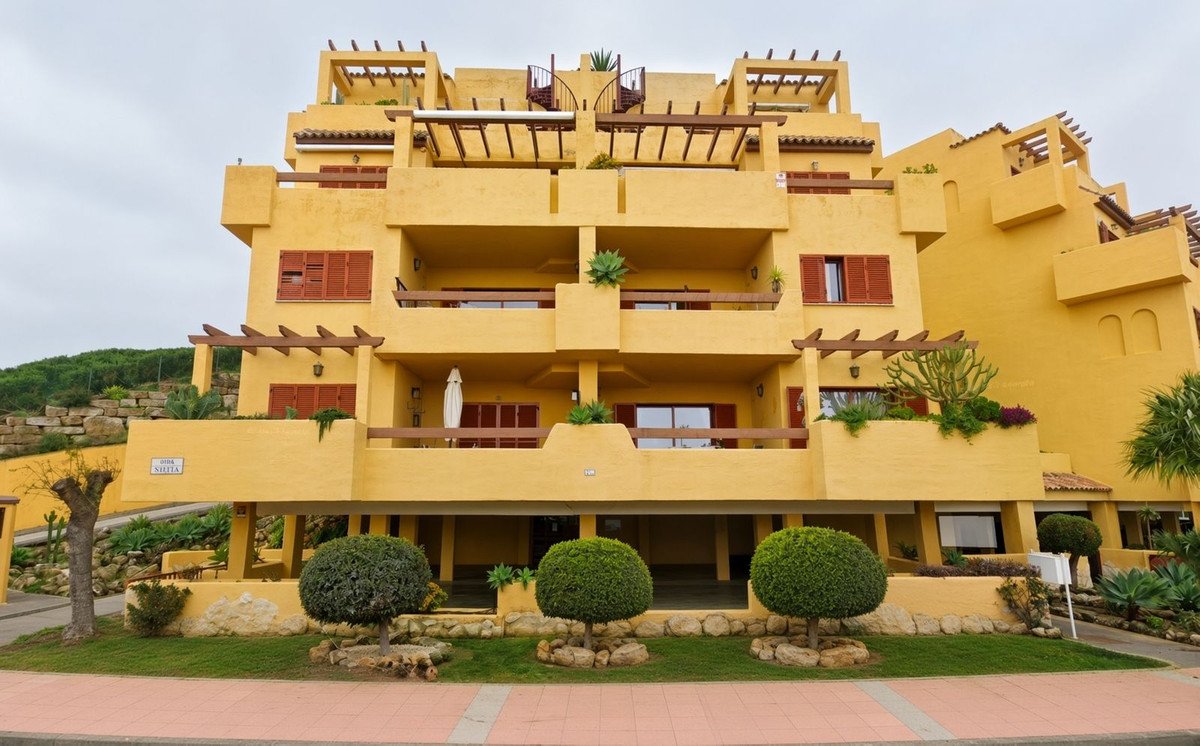 2 Bed Penthouse in La Duquesa