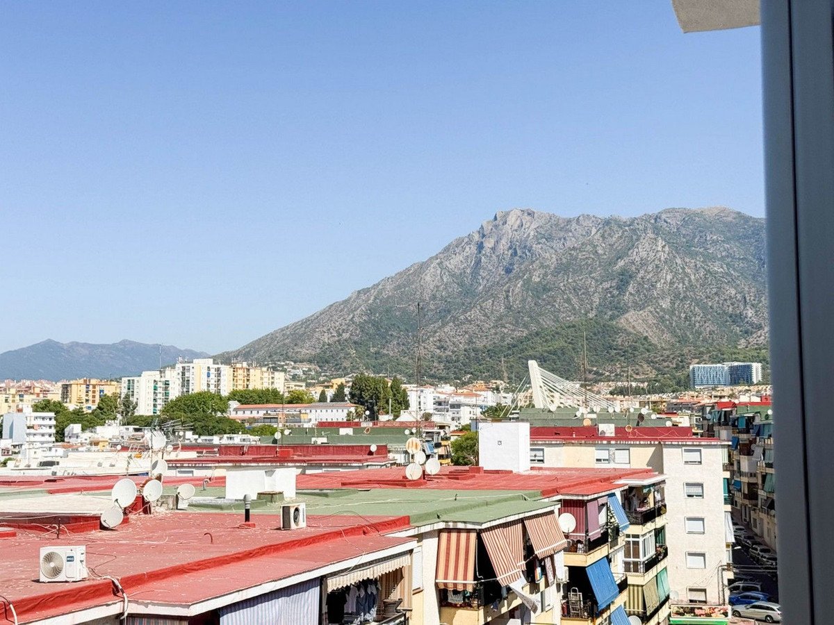 4 Bed Top Floor Apartment in Marbella