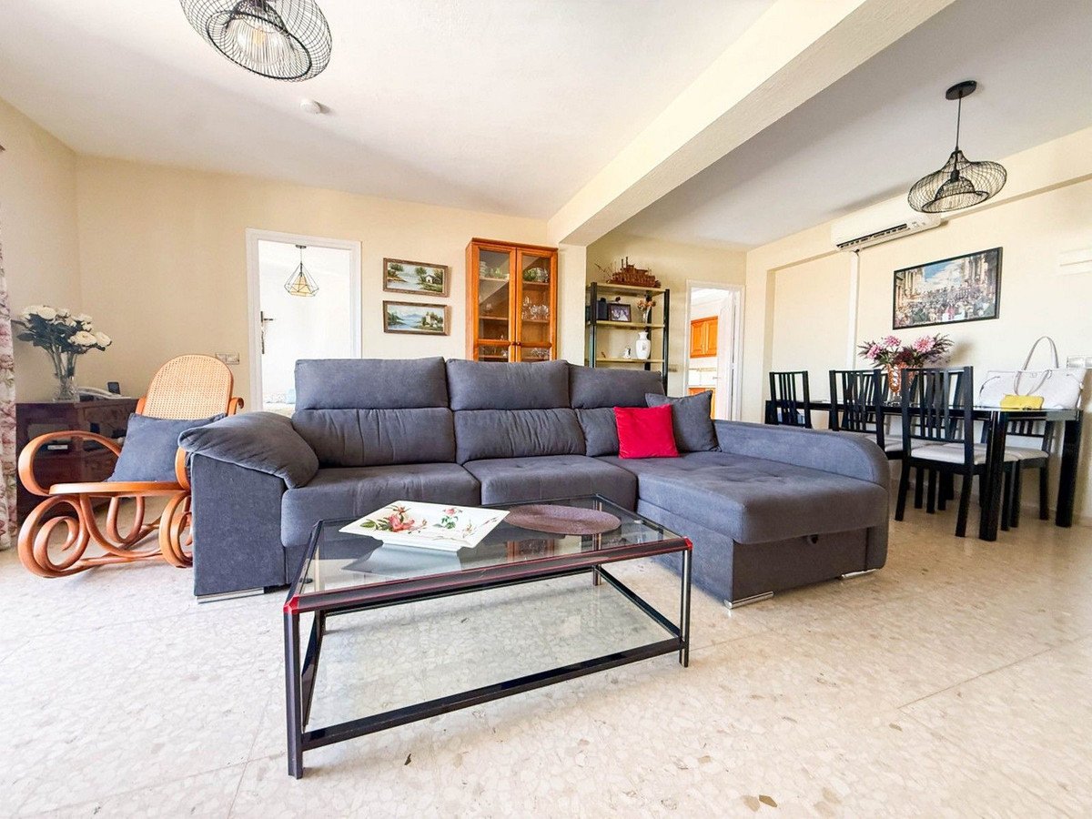 4 Bed Top Floor Apartment in Marbella