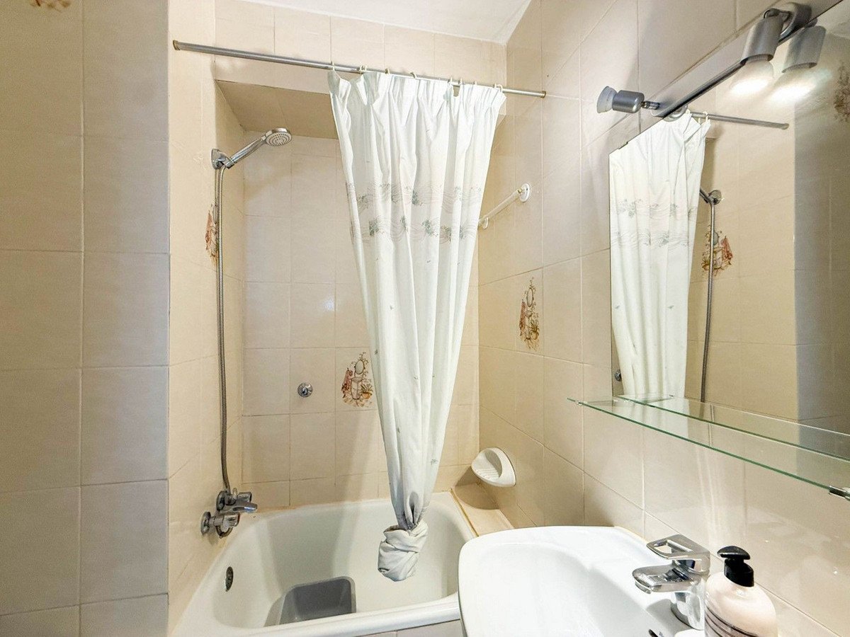 4 Bed Top Floor Apartment in Marbella