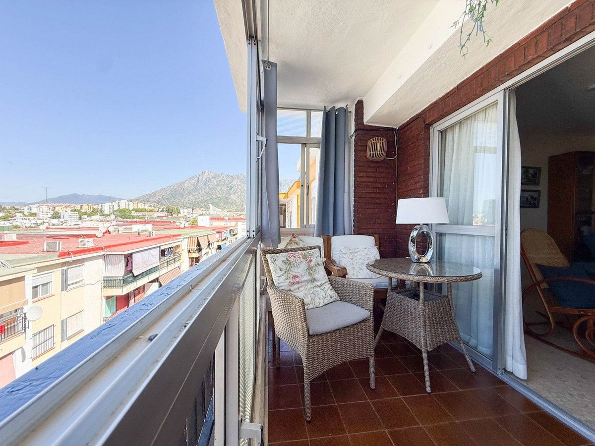 4 Bed Top Floor Apartment in Marbella