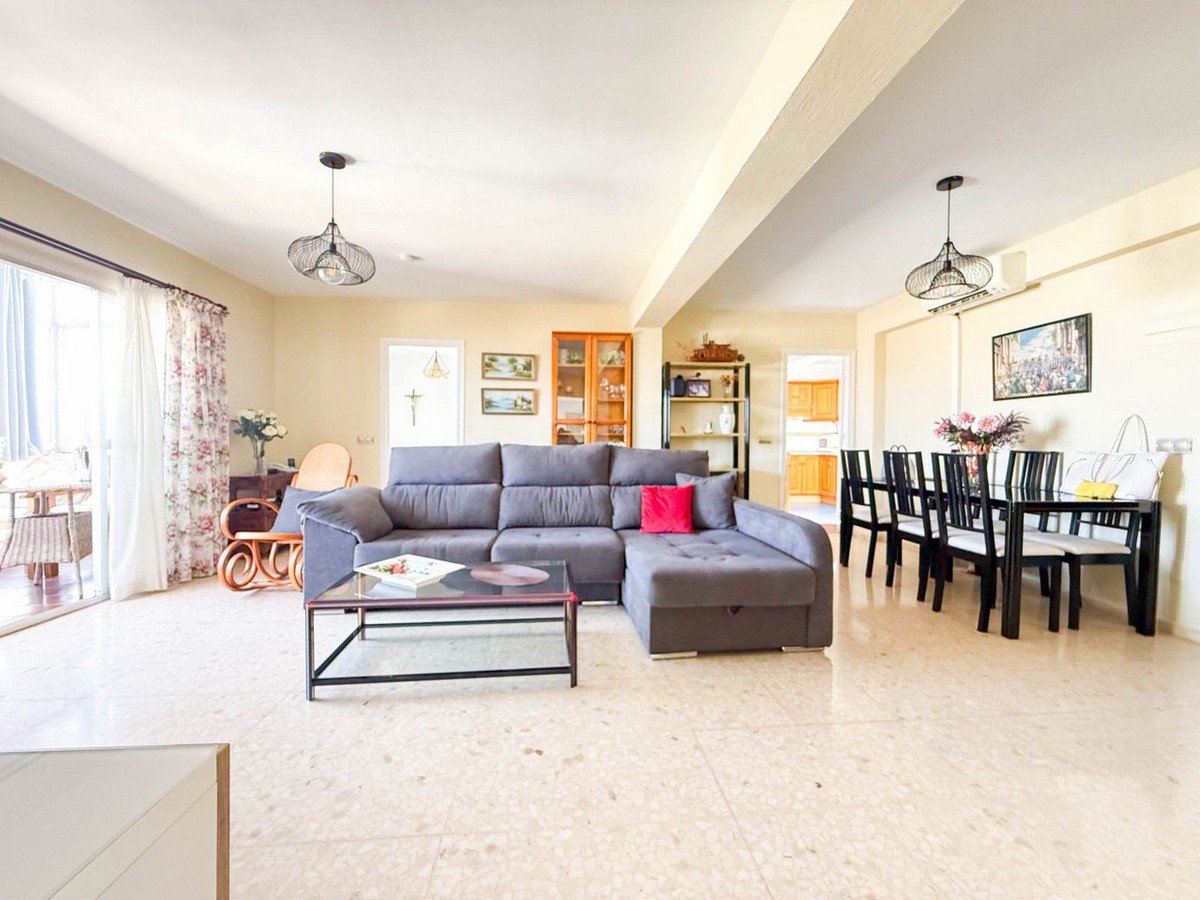 4 Bed Top Floor Apartment in Marbella