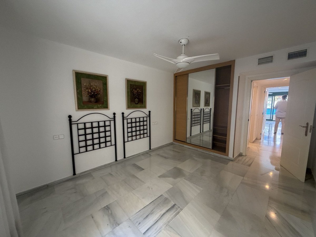2 Bed Middle Floor Apartment in Marbella