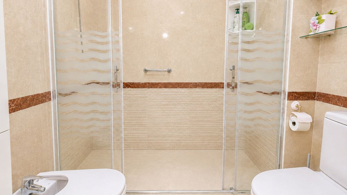 3 Bed Middle Floor Apartment in Estepona