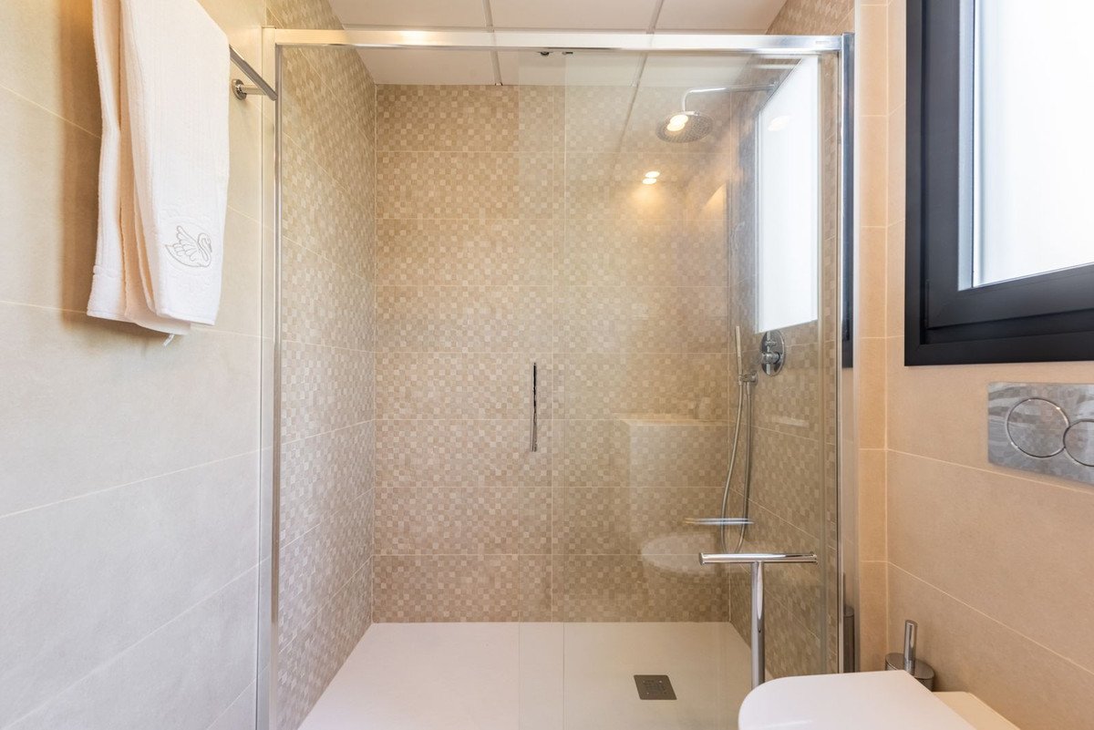 3 Bed Middle Floor Apartment in Bel Air