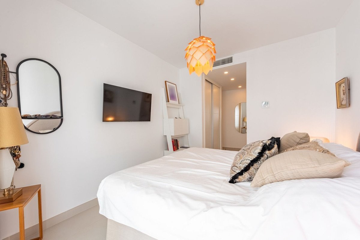 3 Bed Middle Floor Apartment in Bel Air