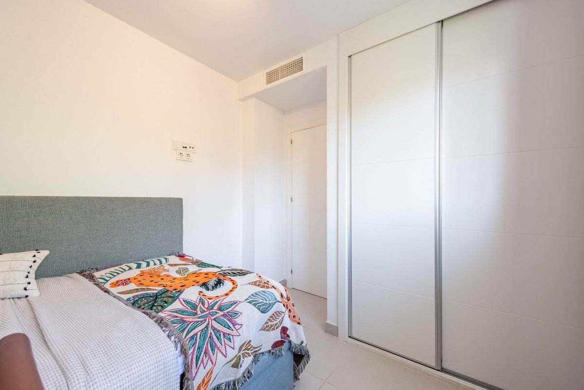 3 Bed Middle Floor Apartment in Bel Air