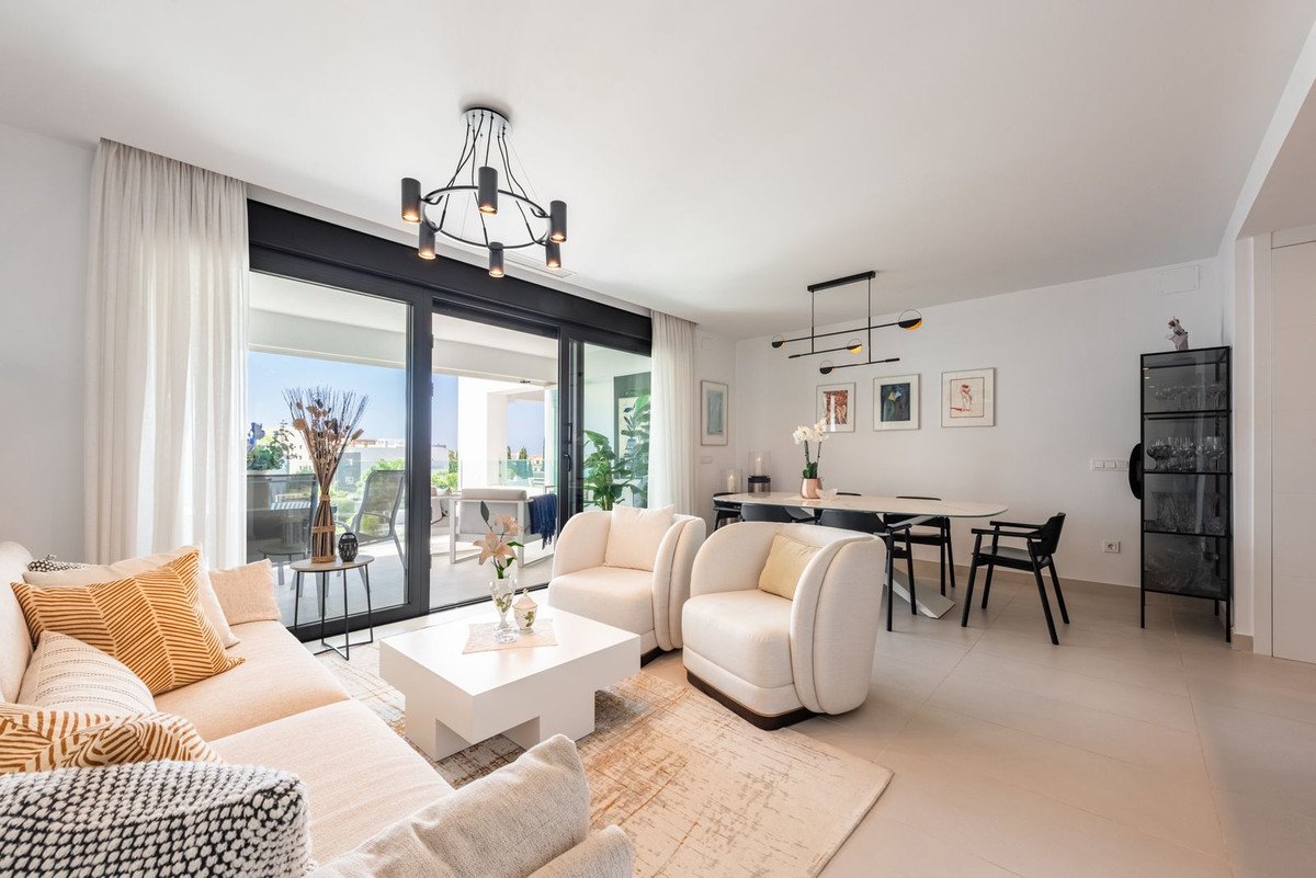 3 Bed Middle Floor Apartment in Bel Air