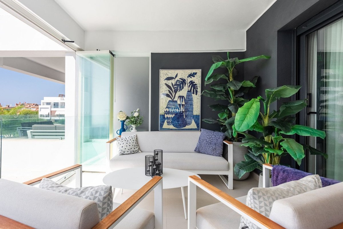 3 Bed Middle Floor Apartment in Bel Air