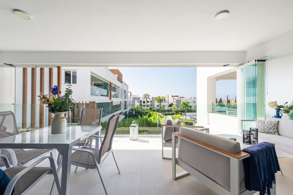 3 Bed Middle Floor Apartment in Bel Air