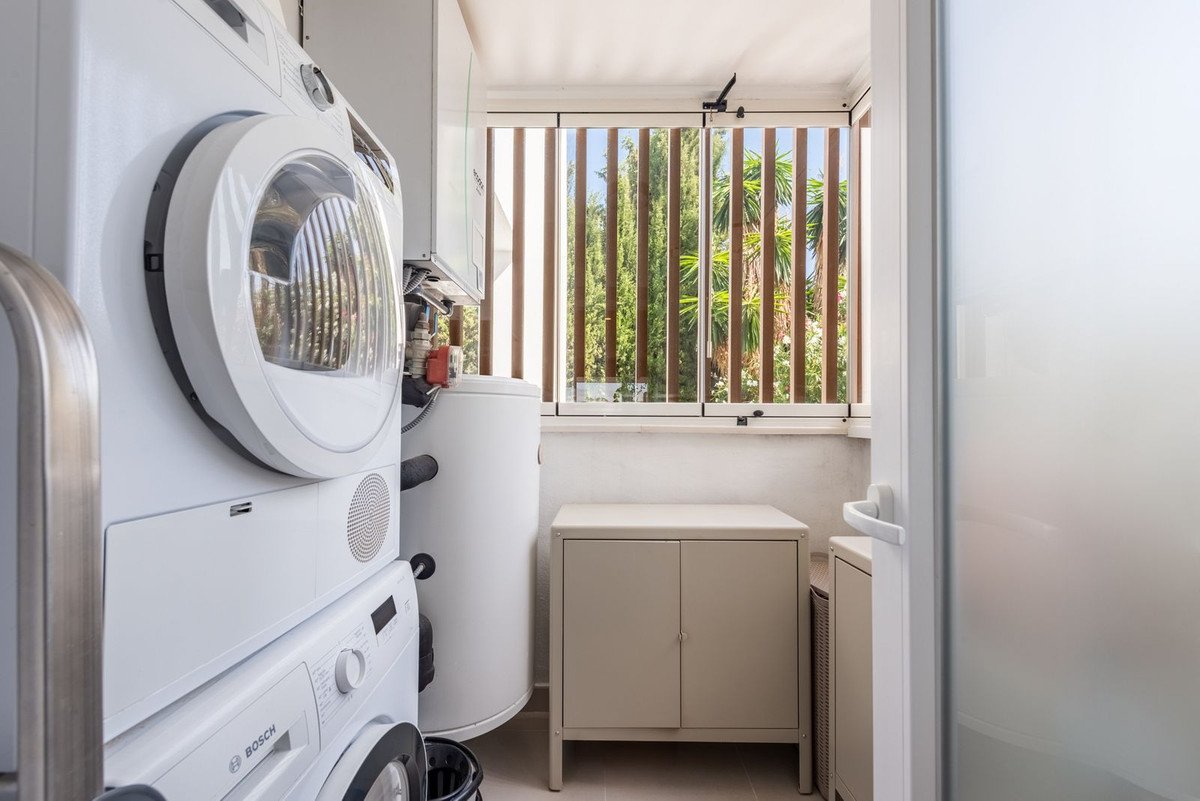 3 Bed Middle Floor Apartment in Bel Air