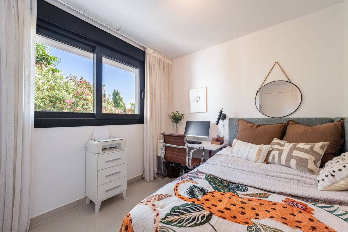 3 Bed Middle Floor Apartment in Bel Air