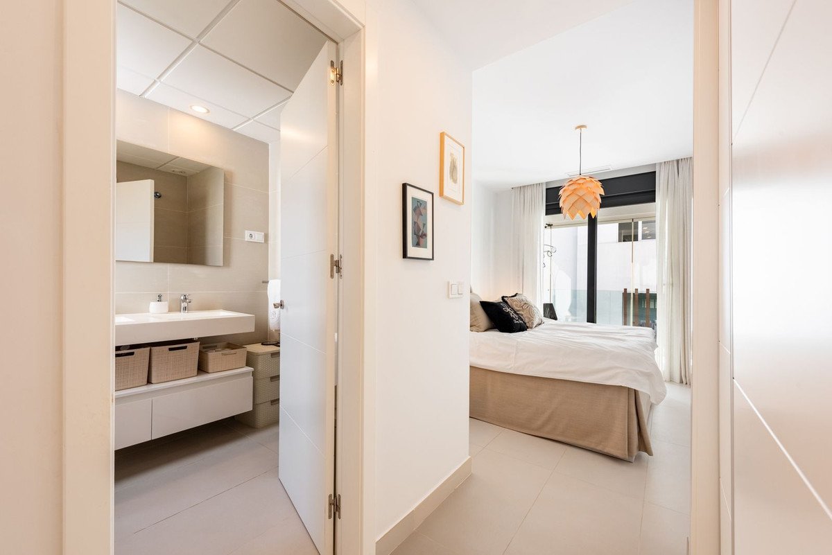 3 Bed Middle Floor Apartment in Bel Air