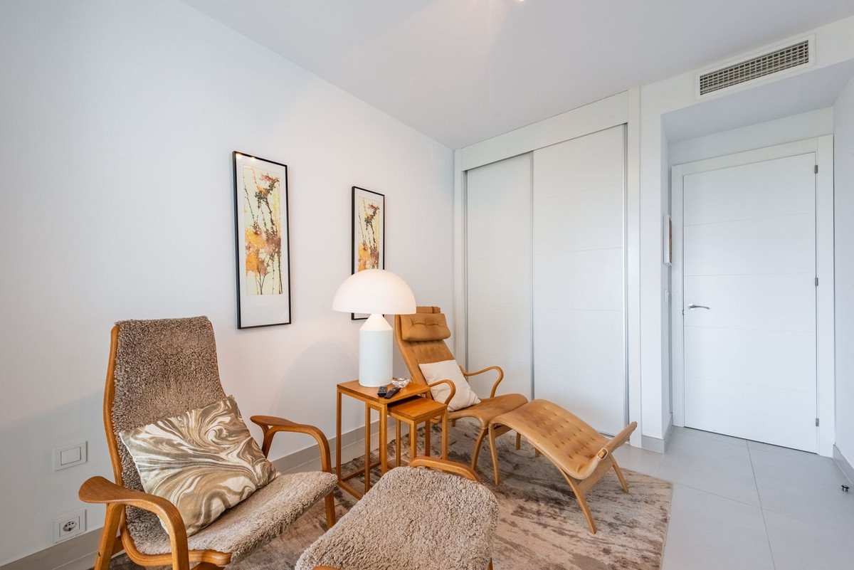 3 Bed Middle Floor Apartment in Bel Air