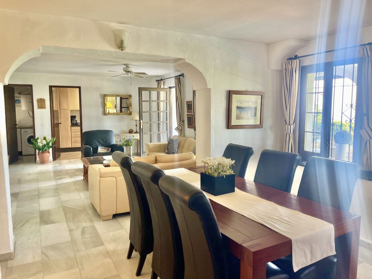 4 Bed Semi-Detached House in Mijas