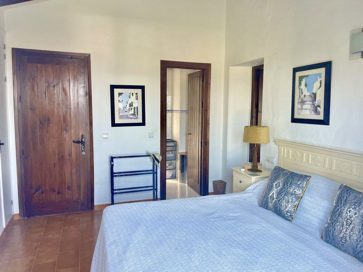 4 Bed Semi-Detached House in Mijas