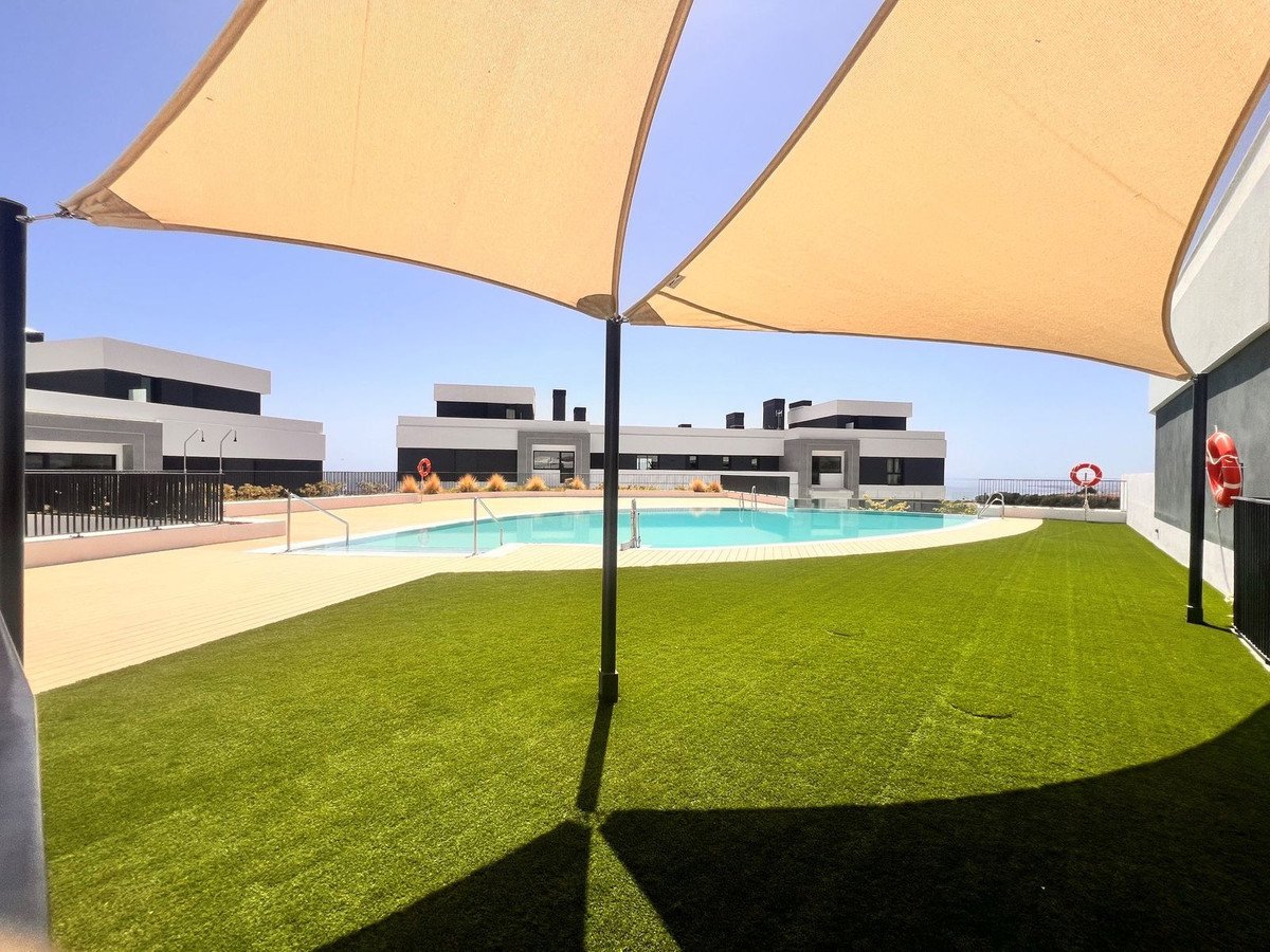 3 Bed Middle Floor Apartment in Altos de los Monteros