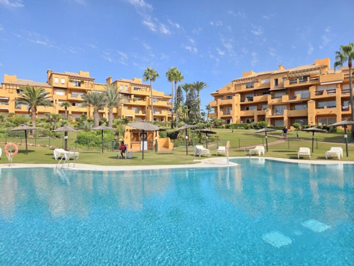 3 Bed Ground Floor Apartment in La Duquesa