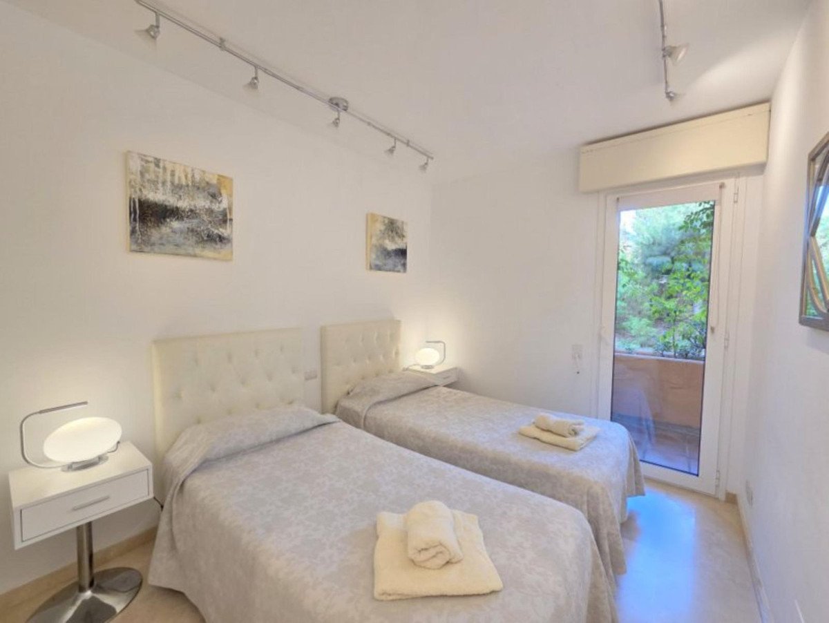 3 Bed Ground Floor Apartment in La Duquesa