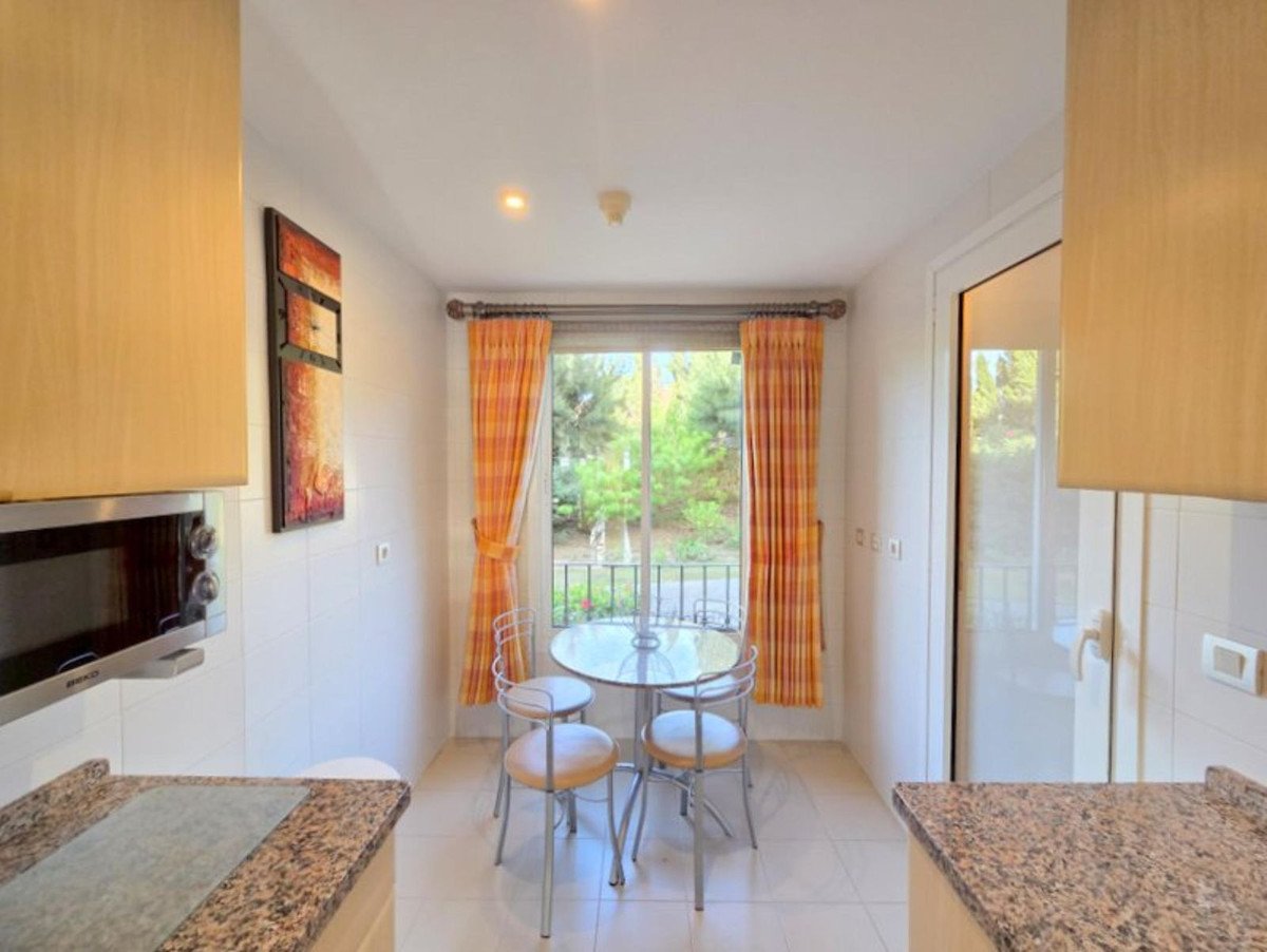 3 Bed Ground Floor Apartment in La Duquesa