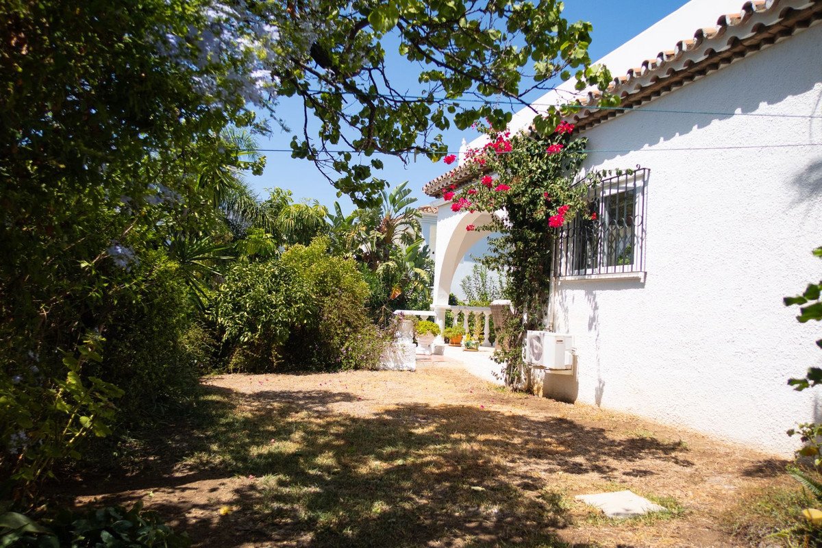 3 Bed Detached Villa in Estepona