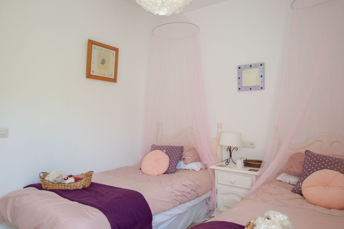 3 Bed Detached Villa in Estepona