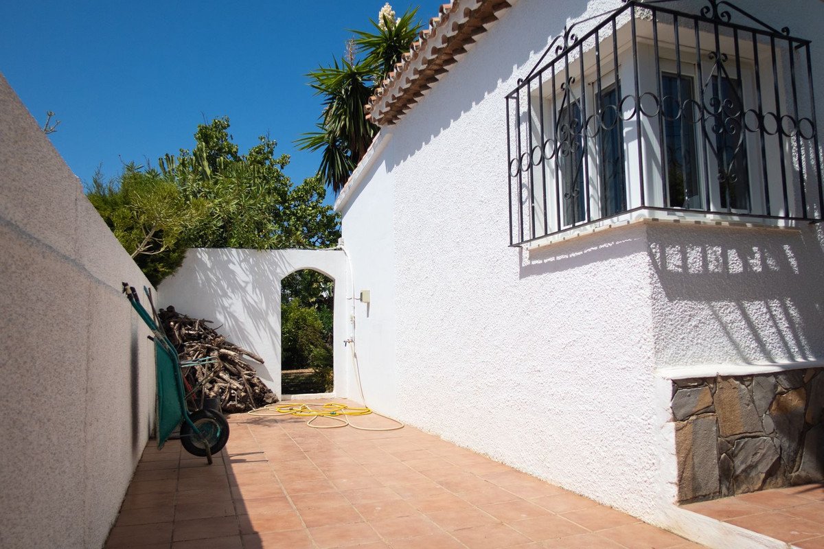 3 Bed Detached Villa in Estepona